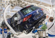 Η VW επαναλειτουργεί τα εργοστάσια σε Γερμανία και Σλοβακία