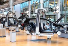 Άδωνις: Η Ελλάδα «κυνηγά» το εργοστάσιο της VW – Τι λένε στελέχη της αγοράς
