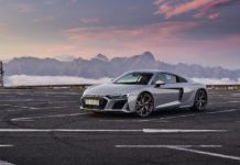 Πισωκίνητο Audi R8 V10: «Χορεύοντας» στο δρόμο με 540 ίππους!