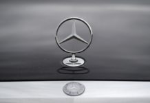 Σε ποια μοντέλα της Mercedes-Benz ξεκολλούν και «πετούν» οι ηλιοροφές!
