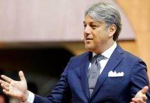 Ποιος προειδοποιεί για καταστροφή της ευρωπαϊκής αυτοκινητοβιομηχανίας;