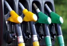 Πόσο έχουν ακριβύνει τα καύσιμα στην ΕΕ – Ποια η διαφορά κέρδους diesel και αμόλυβδης;