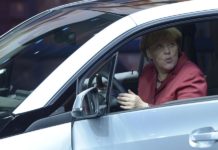 VW και Daimler «πιέζουν» και προειδοποιούν την Merkel!