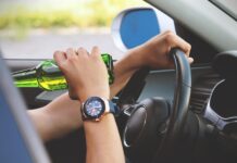 Ποιες είναι οι νέες ποινές και τα πρόστιμα για μεθυσμένους οδηγούς;