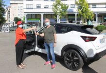 Η Nissan πουλά το πρώτο αυτοκίνητο μέσω WhatsApp