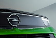 Το Opel Mokka λανσάρει ένα νέο “κεραυνό”