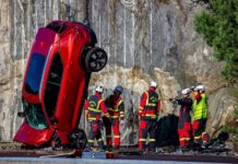 Volvo crash test: Βουτιά από 30 μέτρα για να σωθούν ζωές!