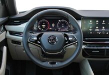 Το ξεχωριστό τιμόνι δύο ακτίνων της νέας Skoda Octavia