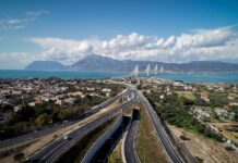 Ποια είναι τα τέσσερα εμβληματικά έργα που γίνονται στην Ελλάδα;