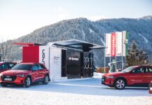 Το Audi e-tron φορτίζει χωρίς τον κίνδυνο blackout στο δίκτυο