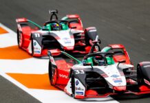 Οι πιλότοι της Audi λίγο πριν την εκκίνηση της Formula E