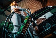 Opel Universal Charger: Ο Ελβετικός σουγιάς της ηλεκτροκίνησης