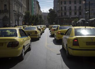 Πόσοι ιδιοκτήτες Ταξί πρέπει να πάρουν ηλεκτρικό ΙΧ το 2026 και πόσοι το 2027;