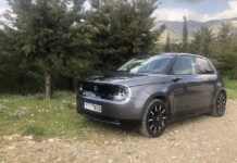 Δοκιμάζουμε το ηλεκτρικό Honda e με 154 ίππους!