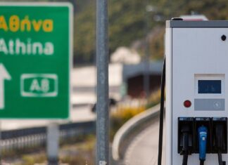 Πόσοι φορτιστές ηλεκτρικών αυτοκινήτων υπάρχουν στην Ελλάδα;