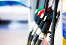 Αυτοκίνητα βενζίνης και diesel: Ποια χώρα απέρριψε την προθεσμία του 2035