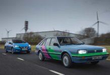 Ένα Nissan Bluebird που μπαίνει στην πρίζα