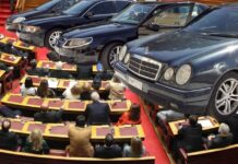 Χάος στη Βουλή για το Περιβαλλοντικό Τέλος – Καθαρά ΙΧ και «βρώμικα» deals