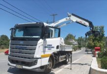Ανατρεπόμενο φορτηγό BMC με γερανό στο Δήμο Αποκορώνου Κρήτης