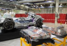 Peugeot: Πόσα λεπτά χρειάζονται για να συναρμολογηθεί μια μπαταρία