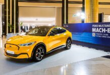 Κλείστε online ένα test drive με τη νέα Ford Mustang Mach-E