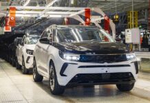Ένα Grandland GSe το 75.000.000ό Opel
