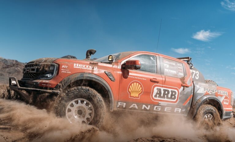 Ένα Ford Ranger Raptor στον αγώνα Baja 1000 - Carpress.gr