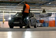 Χωρίς οδηγό βγαίνουν τα Ford από τη γραμμή συναρμολόγησης!