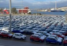 Χατ-τρικ για τις πωλήσεις καινούριων αυτοκινήτων!