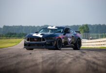Πρεμιέρα για τη Mustang Dark Horse R