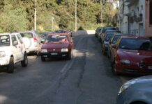 Έφοδος της Τροχαίας για διπλοπαρκαρισμένα αυτοκίνητα!