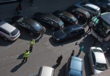Ξεχάστε το διπλοπαρκάρισμα! – Πρόστιμο και αφαίρεση πινακίδων!