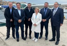 Η Υφυπουργός Μεταφορών στην 1η δοκιμαστική πτήση με υδροπλάνο