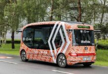 Η Renault καταργεί τον οδηγό στις δημόσιες μετακινήσεις!