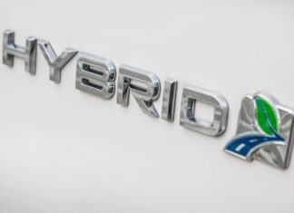 Πόσοι Έλληνες απέκτησαν εξηλεκτρισμένο αυτοκίνητο τον Μάρτιο;