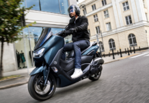 Yamaha ΝΜΑΧ με δώρο 200 ευρώ σε γνήσια αξεσουάρ