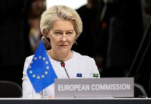 Ursula von de Layen: Άμεση σύσκεψη με αυτοκινητοβιομηχανίες