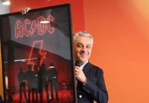 Ποια είναι η σχέση του CEO της Renault με τους ACDC;