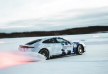 Η Porsche Taycan έσπασε το ρεκόρ Guinness συνεχόμενου Drift στον πάγο
