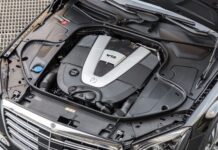 Η Mercedes-AMG συνεχίζει με τους V8 και V12