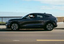 Ford Mustang Mach-E με 405.000 χλμ. και συνεχίζει ακάθεκτη