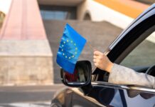 Τι θα ανακοινώσει η ΕΕ για τα ηλεκτρικά αυτοκίνητα τον Δεκέμβριο;