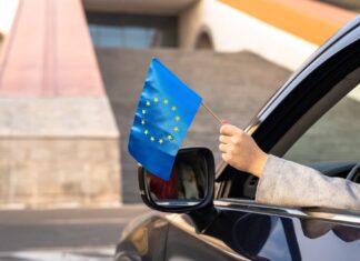 Τι θα ανακοινώσει η ΕΕ για τα ηλεκτρικά αυτοκίνητα τον Δεκέμβριο;