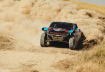 Carlos & Carlos: Στην άμμο με το θηριώδες Ford Raptor T1
