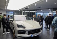 Porsche: Δωρεά 4 εξοπλισμένων εργαλειοφόρων στη ΔΥΠΑ Θεσσαλίας