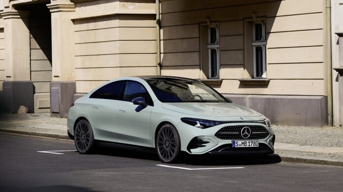 Der neue Mercedes-Benz CLA; Exterieur: AGM Line Plus, aquamint uni // The all-new Mercedes-Benz CLA; Exterior: AMG Line Plus, aquamint uni