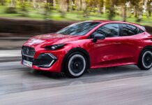 Οδηγούμε στην Αθήνα το νέο Renault Clio Hybrid με 160 ίππους!