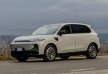 Κατέφθασε το Leapmotor B10 Hybrid EV – Πόσο κοστίζει;
