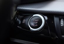 Ποιο σύστημα καταργεί ο Donald Trump στα αυτοκίνητα;