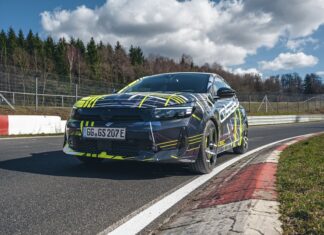 Το νέο Opel Corsa GSE με σπορ καμουφλάζ